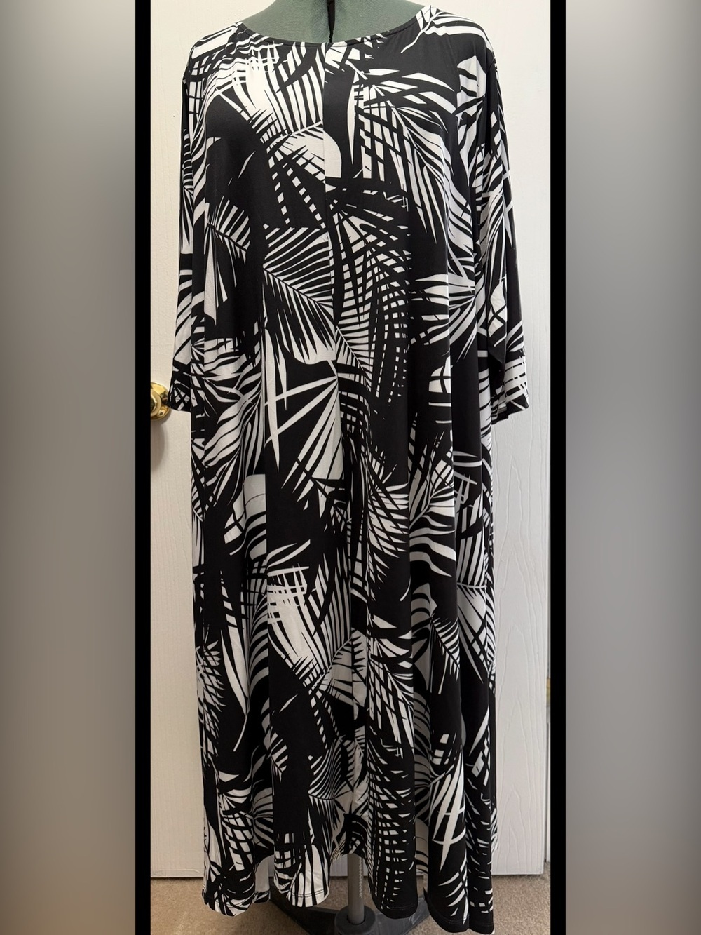 Roamans Plus Size 4X 34/36 Black White Tropical Palm Leaf Boatneck Swing Dress